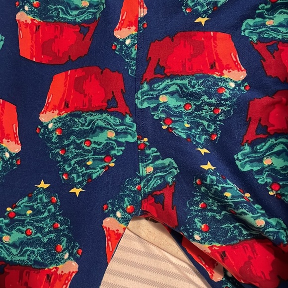 Lularoe Christmas Cupcake Leggings - Picture 2 of 3